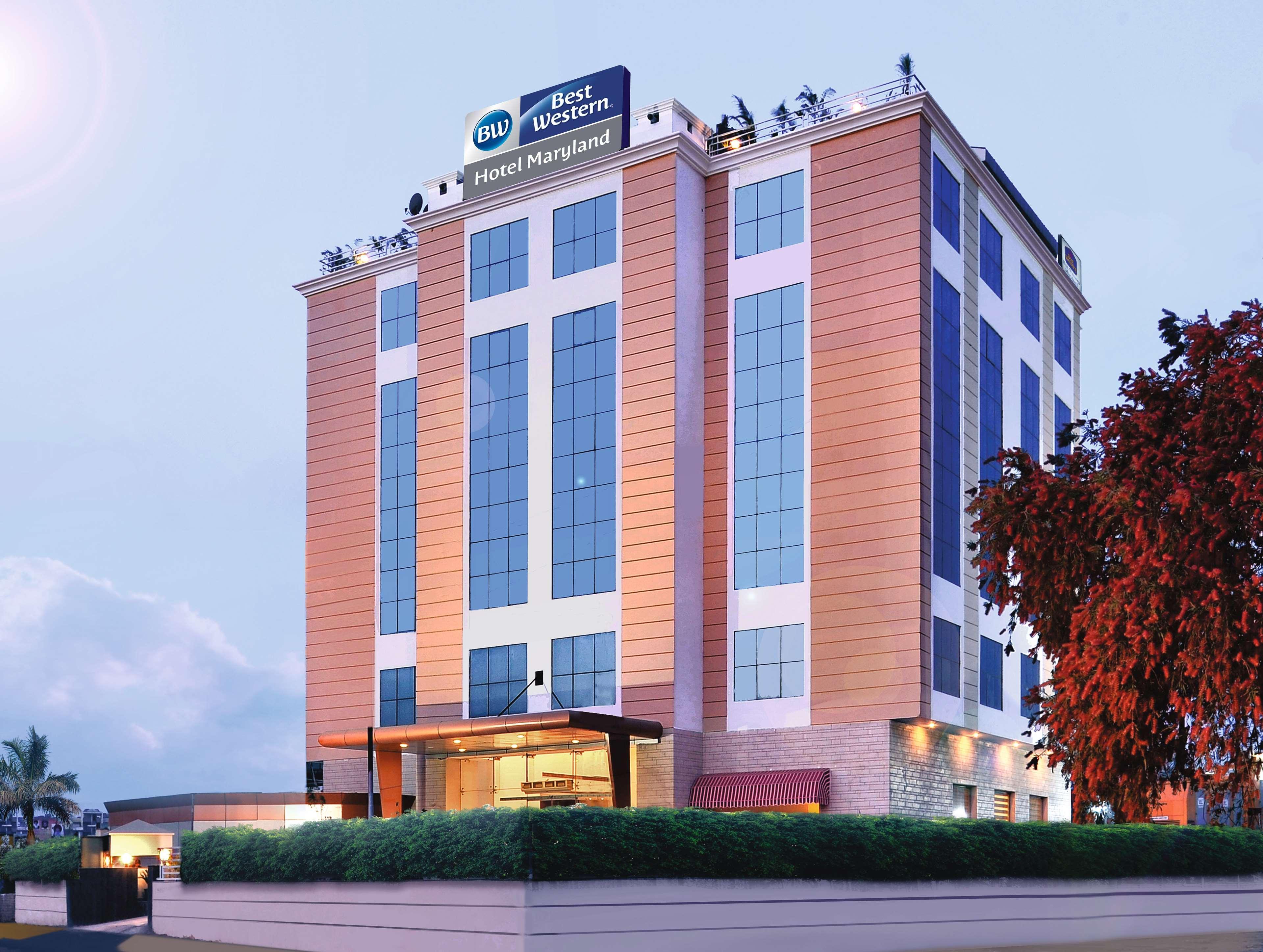 Best Western Maryland Hotel Chandigarh Exterior photo