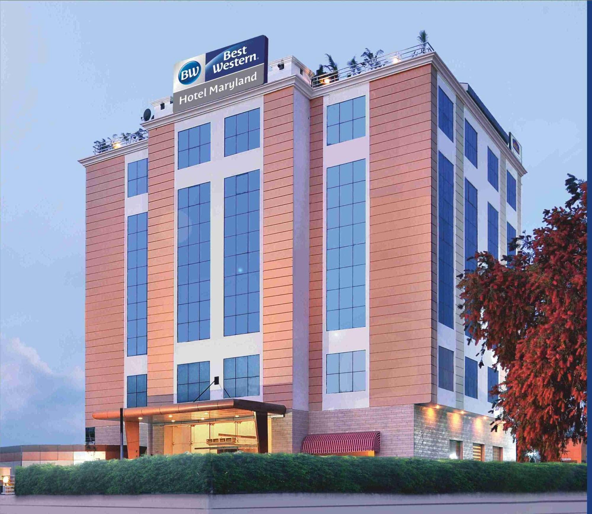 Best Western Maryland Hotel Chandigarh Exterior photo