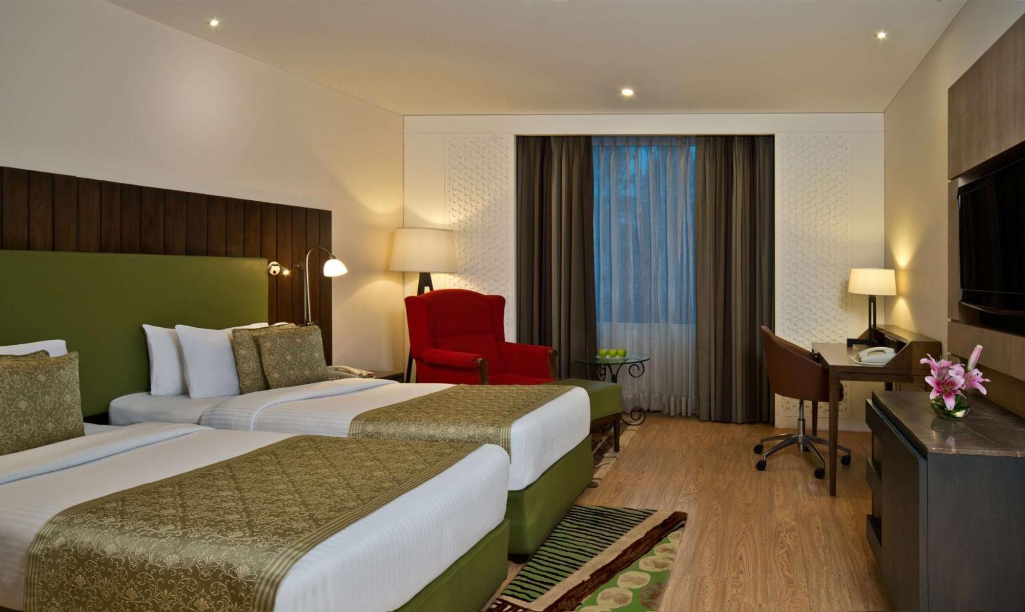 Best Western Maryland Hotel Chandigarh Exterior photo